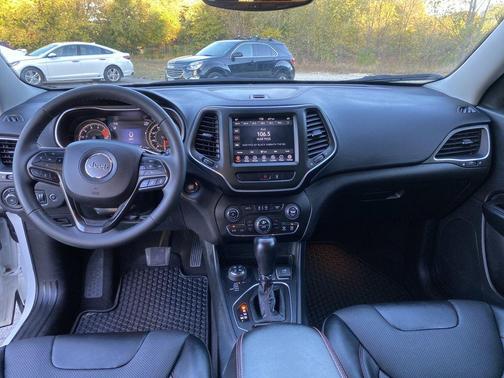 2022 Jeep Cherokee Trailhawk