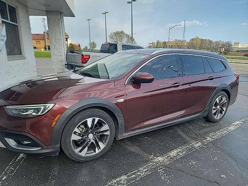 Rioja Red Metallic 2018 Buick Regal TourX Preferred