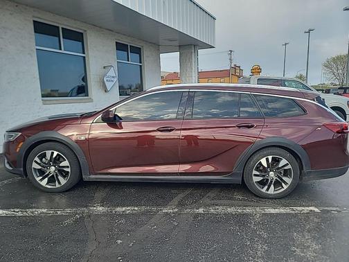 Rioja Red Metallic 2018 Buick Regal TourX Preferred