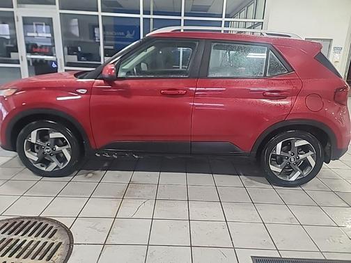 2022 Hyundai VENUE Limited
