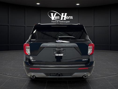 AGATE BLACK METALLIC 2024 Ford Explorer XLT