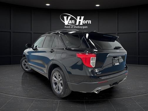 AGATE BLACK METALLIC 2024 Ford Explorer XLT