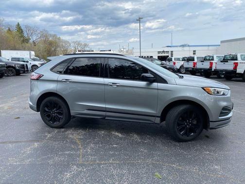 ICONIC SILVER 2024 Ford Edge SE