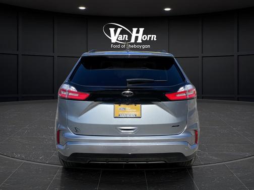 ICONIC SILVER 2024 Ford Edge SE
