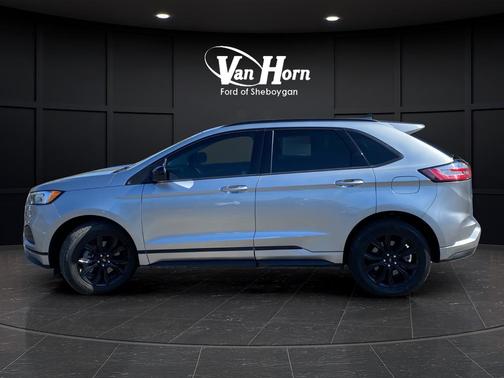 ICONIC SILVER 2024 Ford Edge SE