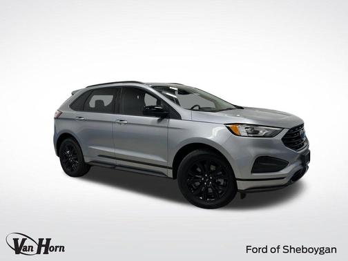 ICONIC SILVER 2024 Ford Edge SE