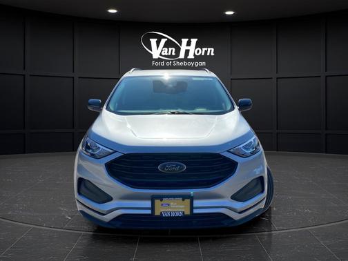 ICONIC SILVER 2024 Ford Edge SE