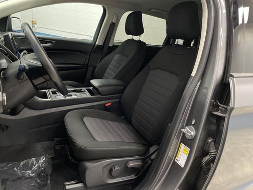 CARBONIZED GRAY 2024 Ford Edge SE