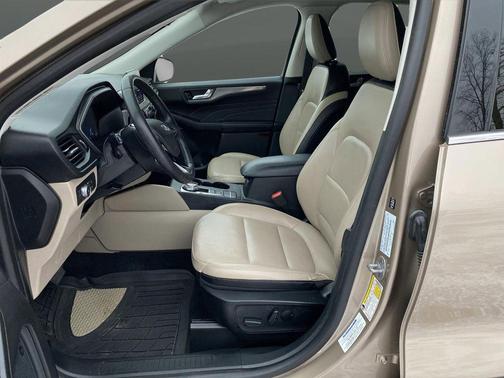 2021 Ford Escape Titanium