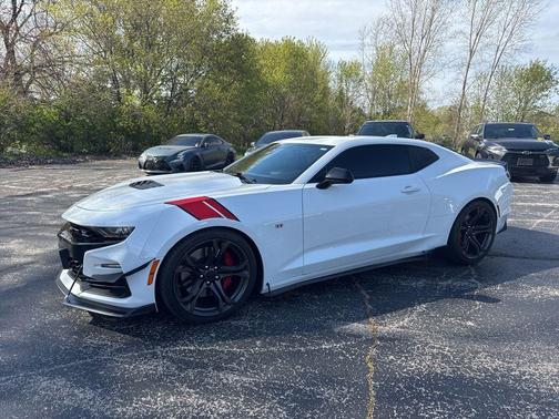 Summit White 2019 Chevrolet Camaro 1SS