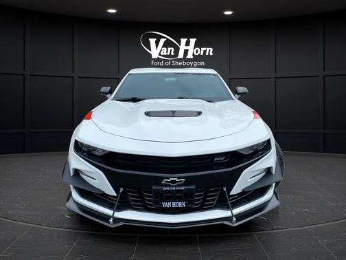 Summit White 2019 Chevrolet Camaro 1SS