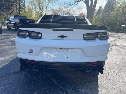 Summit White 2019 Chevrolet Camaro 1SS