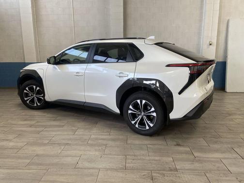 2024 Toyota bZ4X XLE