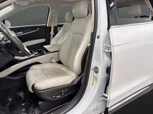 2022 Lincoln Nautilus Black Label