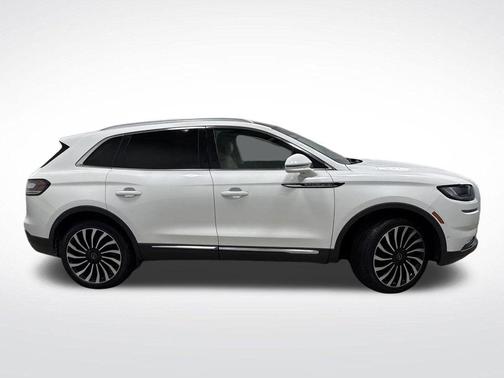 2022 Lincoln Nautilus Black Label