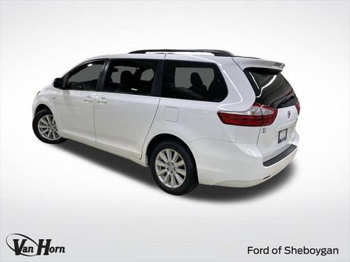2017 Toyota Sienna LE