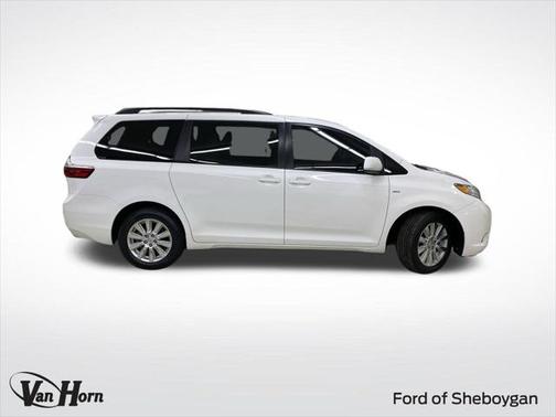 2017 Toyota Sienna LE