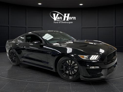 2016 Ford Shelby GT350 Base