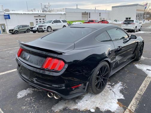 2016 Ford Shelby GT350 Base