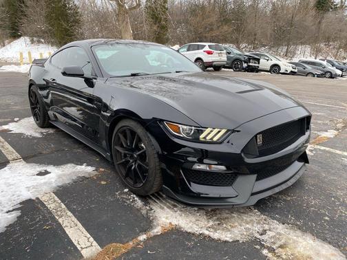 2016 Ford Shelby GT350 Base