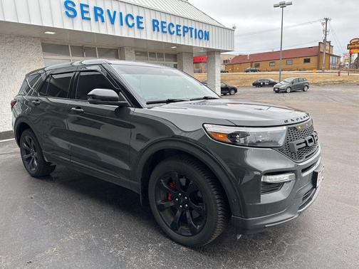 2022 Ford Explorer ST