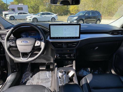 2025 Ford Escape Platinum