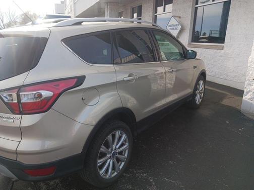 WHITE GOLD METALLIC 2017 Ford Escape Titanium