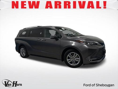 2023 Toyota Sienna Platinum 7 Passenger