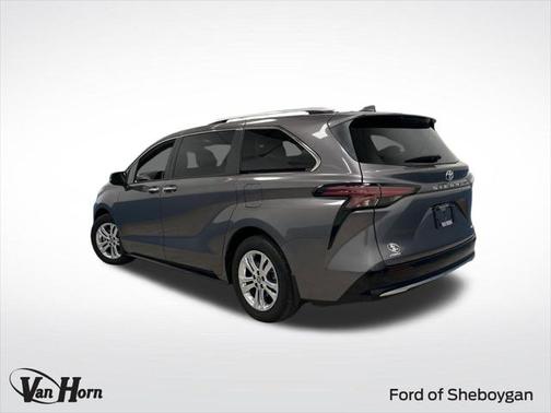 2023 Toyota Sienna Platinum 7 Passenger