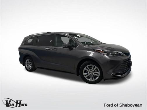 2023 Toyota Sienna Platinum 7 Passenger