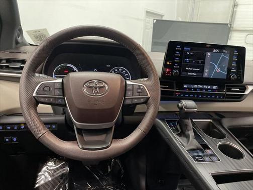 2023 Toyota Sienna Platinum 7 Passenger