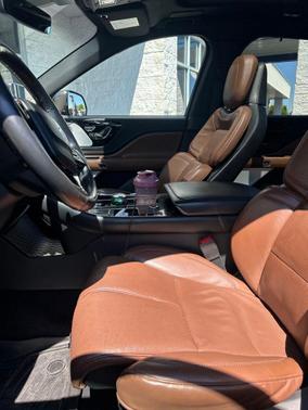 GILDED GREEN MET CC 2022 Lincoln Aviator Reserve AWD