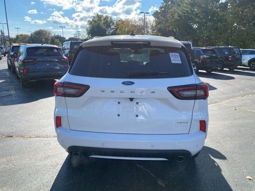 2023 Ford Escape ST-Line Select