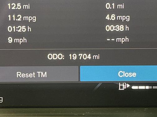 2023 Volvo XC40 B5 Plus Bright Theme