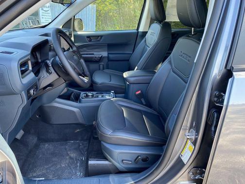 2025 Ford Maverick Lobo Standard