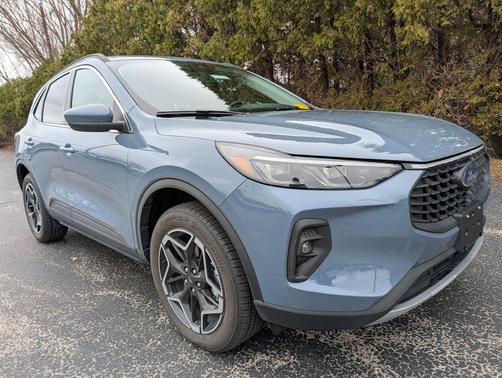 2026 Ford Escape Platinum