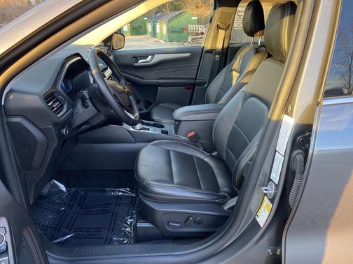 2025 Ford Escape Platinum