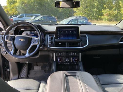 2022 Chevrolet Suburban LT