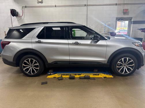 ICONIC SILVER METALLIC 2020 Ford Explorer ST