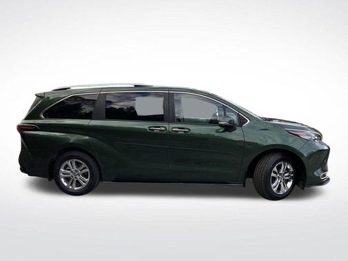2023 Toyota Sienna Platinum 7 Passenger
