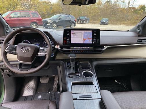 2023 Toyota Sienna Platinum 7 Passenger