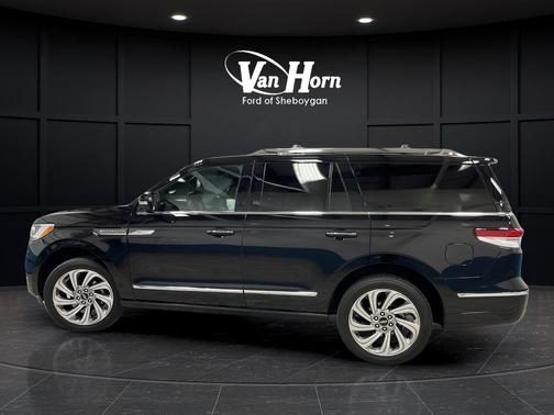INFINITE BLACK MET CC 2024 Lincoln Navigator Premiere