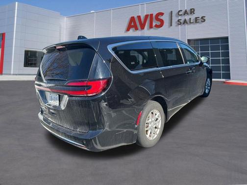 2025 Chrysler Pacifica L