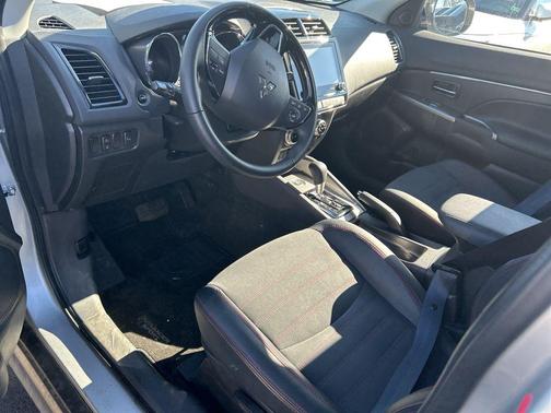 2025 Mitsubishi Outlander Sport SE