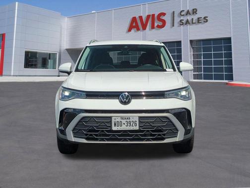 Pure White 2025 Volkswagen Taos 1.5T SE