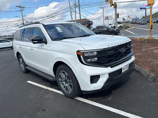 Oxford White 2025 Ford Expedition Active