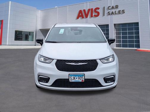 Bright White Clearcoat 2025 Chrysler Pacifica L