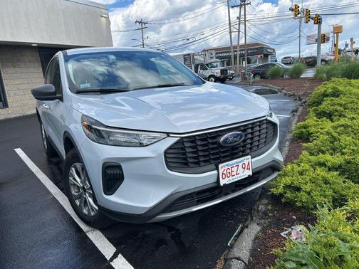 Space Silver Metallic 2025 Ford Escape Active