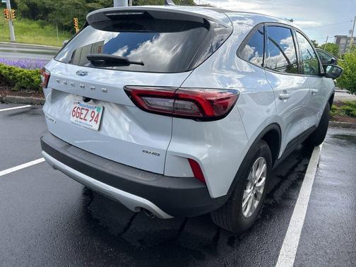 Space Silver Metallic 2025 Ford Escape Active