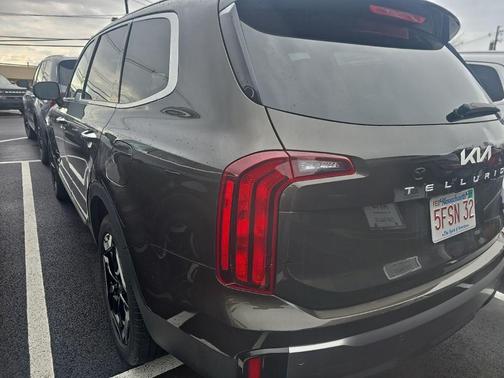 Dark Moss 2025 Kia Telluride S
